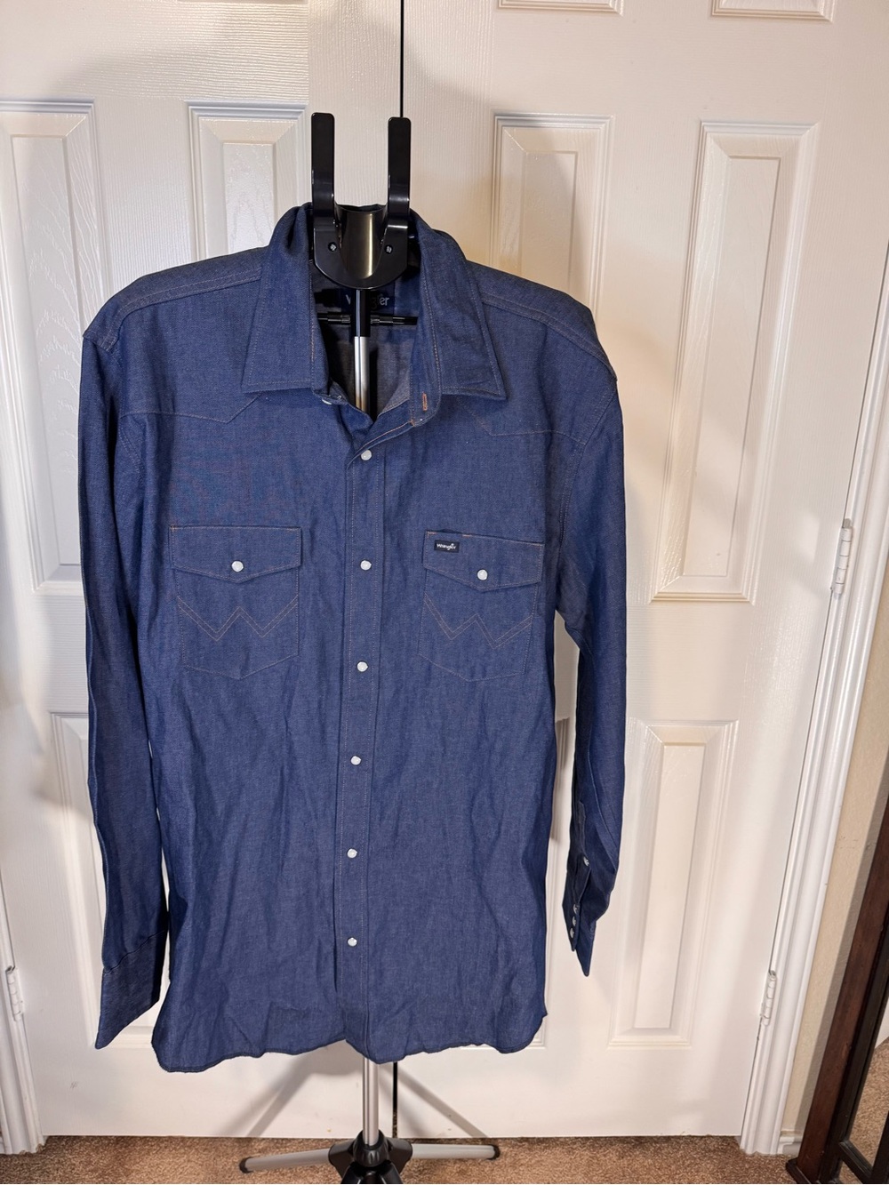 Wrangler Dark Blue Long-Sleeve Western Button-Down Shirt